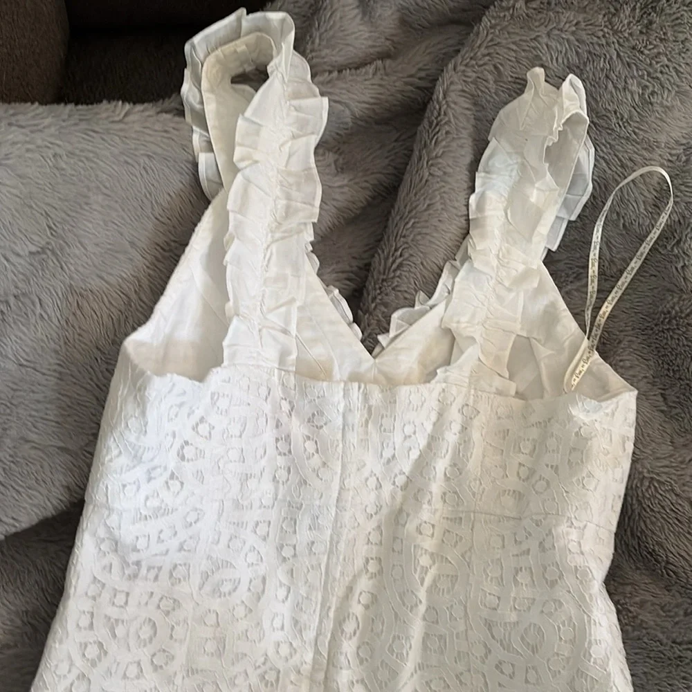 White Lace dress - Picture 2 of 3